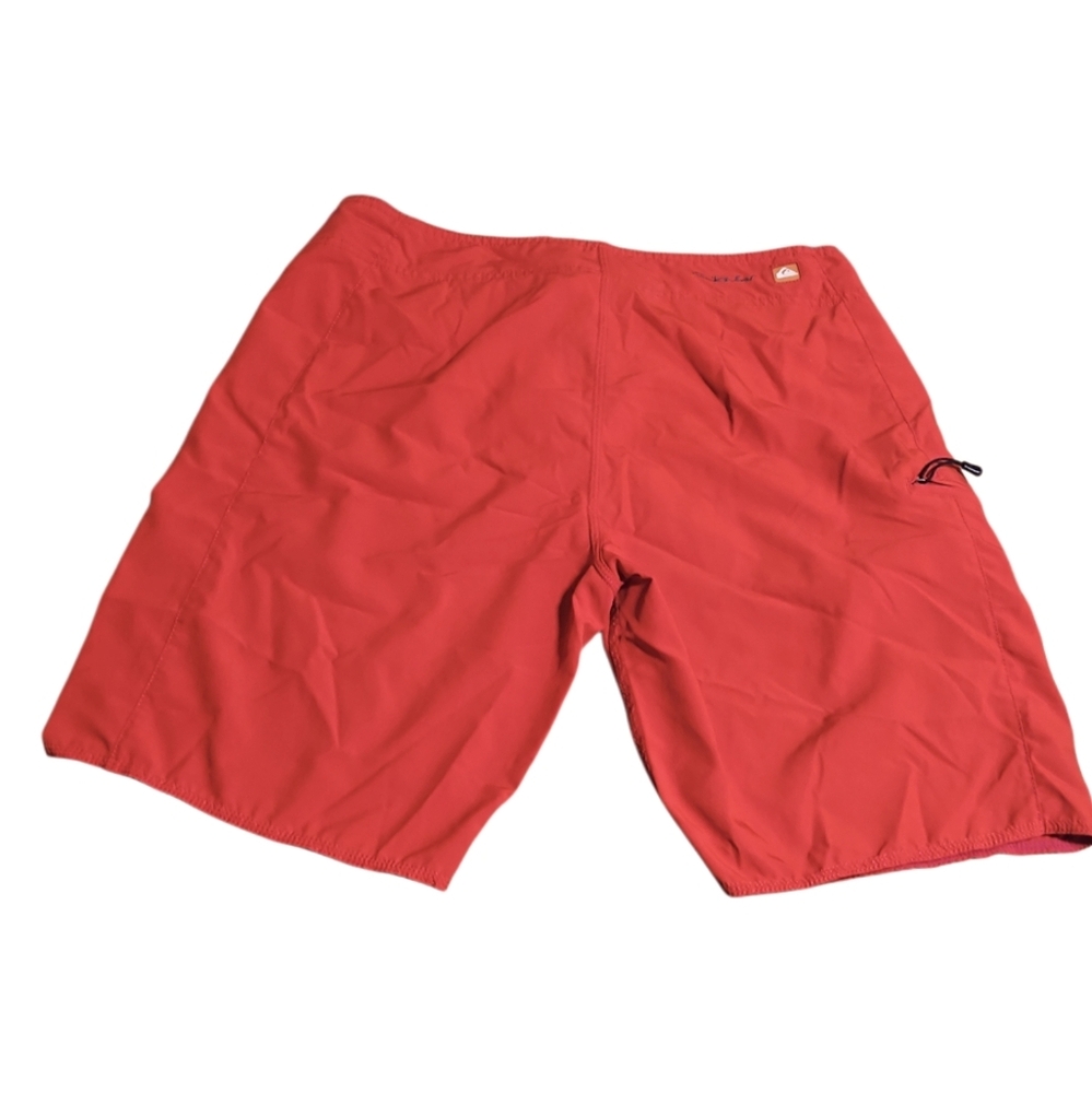 Quiksilver Waterman Red Gray Swim Summer Trunks  Men Size M Pre-Owned Eco Style - Picture 4 of 17